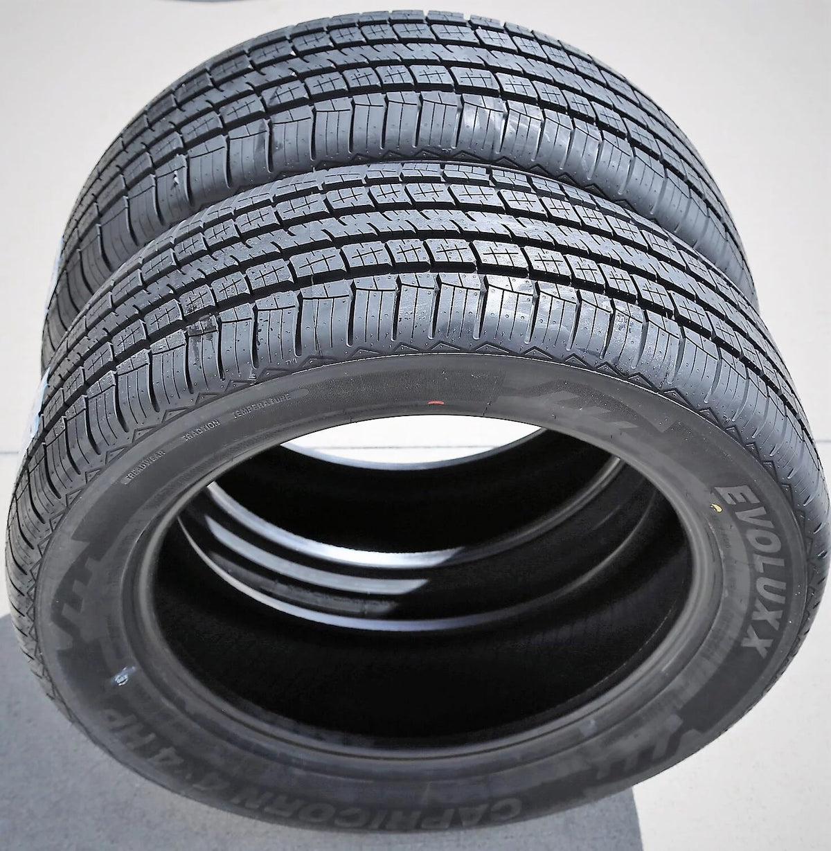 245/55R19 103V 4X4 HP Tire U219758