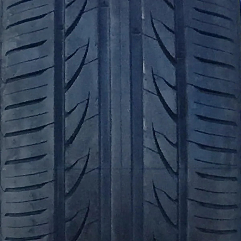 245/45ZR18 100W XL All Season Ultra High Performance Tire G68368